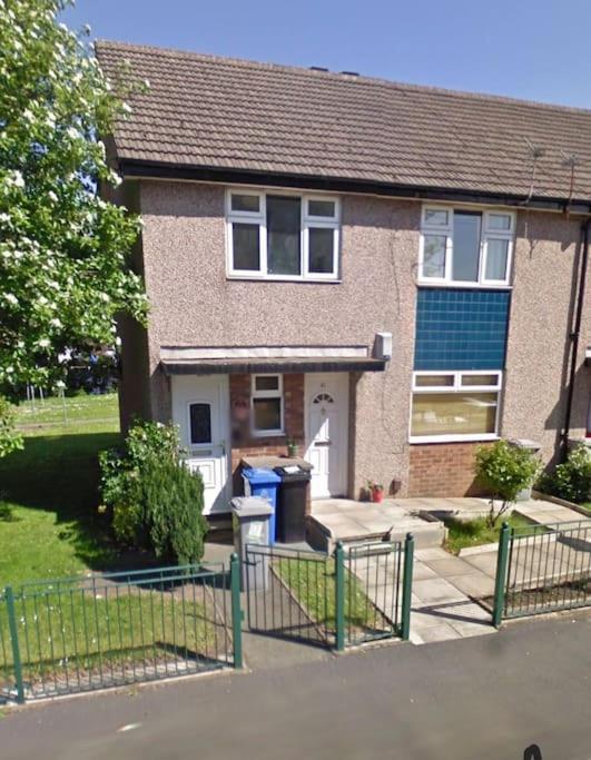 Maisonette With Patio 1 Double Bed Urmston 外观 照片