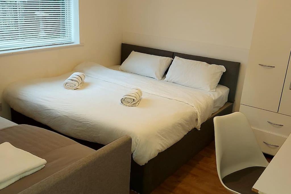 Maisonette With Patio 1 Double Bed Urmston 外观 照片