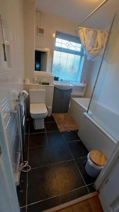 Maisonette With Patio 1 Double Bed Urmston 外观 照片
