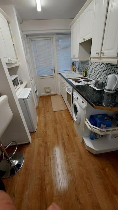 Maisonette With Patio 1 Double Bed Urmston 外观 照片