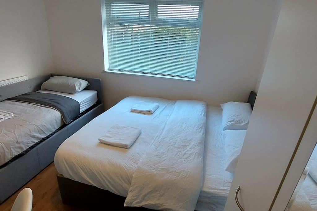 Maisonette With Patio 1 Double Bed Urmston 外观 照片