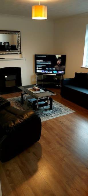 Maisonette With Patio 1 Double Bed Urmston 外观 照片
