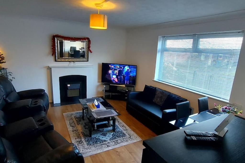 Maisonette With Patio 1 Double Bed Urmston 外观 照片